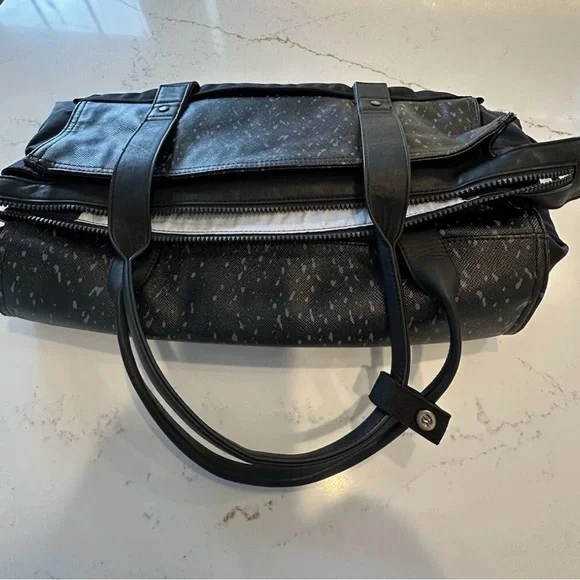 Lululemon Follow Your Bliss Black Tote Bag with Yoga Mat Holder - Picture 3 of 8